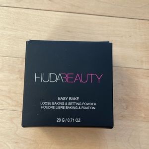 Brand New Huda Beauty Setting Powder